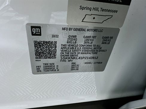 Used 2023 GMC Acadia SLE w/ Driver Convenience Package image 12