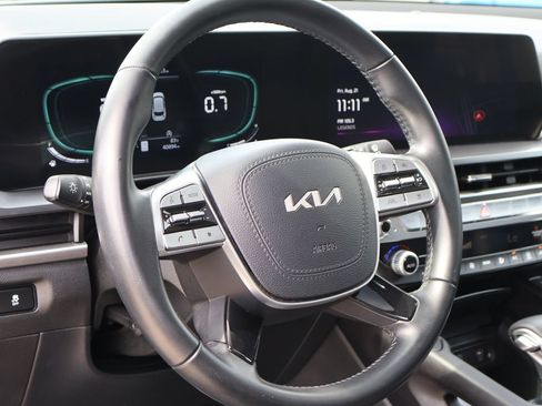 Used 2025 Kia Telluride S FWD image 25