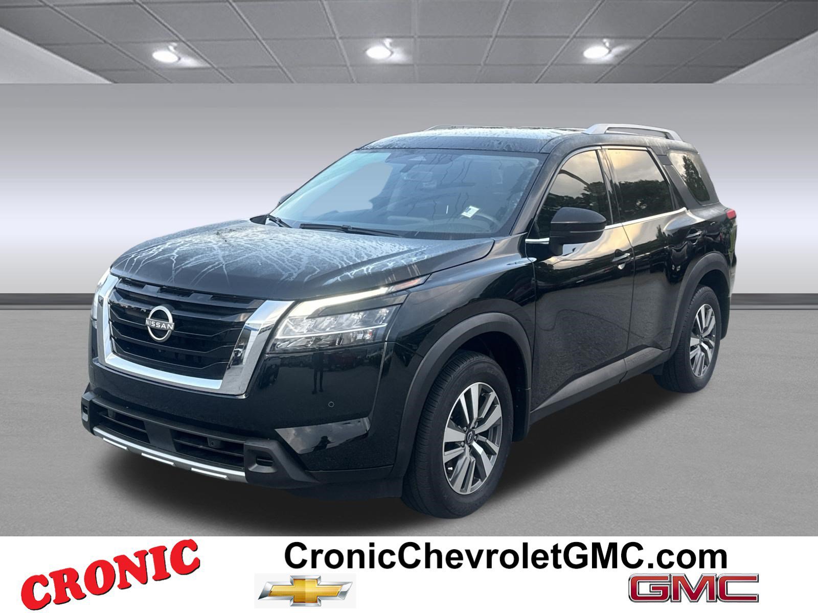 Used 2024 Nissan Pathfinder SL w/ Cargo Package FWD image 1