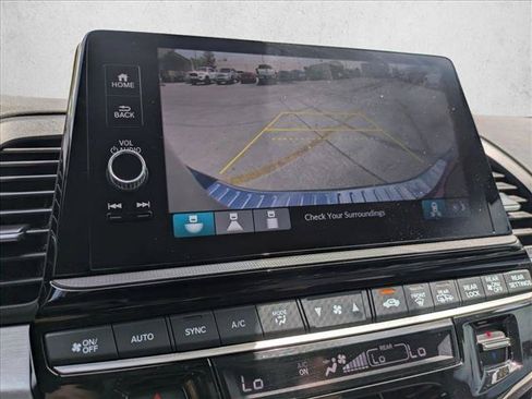 Used 2025 Honda Odyssey EX-L image 13