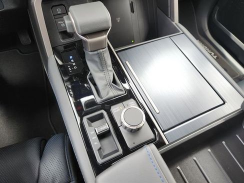New 2026 Toyota Tundra Platinum AWD/4WD image 19