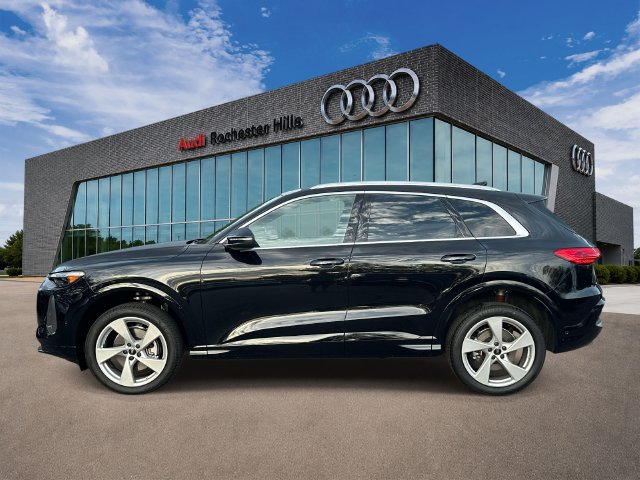 Certified 2026 Audi Q5 Premium Plus w/ Premium Plus AWD/4WD image 2