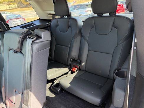 Used 2023 Volvo XC90 B6 Plus image 14