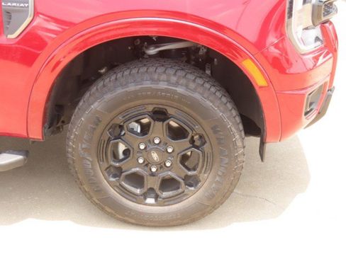 Used 2025 Ford Ranger Lariat w/ FX4 Off-Road Package AWD/4WD image 7