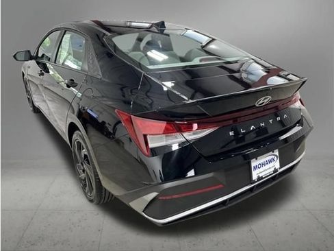 Used 2026 Hyundai Elantra Sport FWD image 3