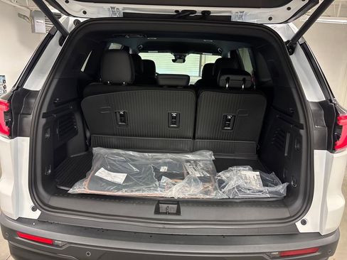 New 2026 GMC Acadia AT4 w/ LPO, Floor Liner Package image 17