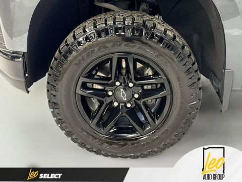 Used 2021 Chevrolet Silverado 1500 Custom Trail Boss AWD/4WD image 32