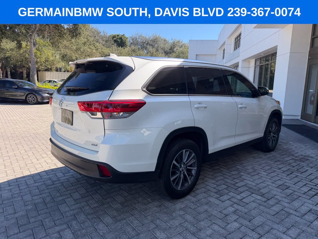 Used 2019 Toyota Highlander XLE FWD image 12