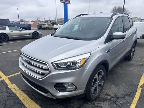 Used 2018 Ford Escape SEL image 3
