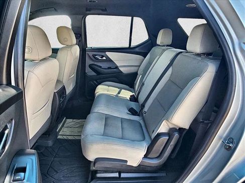 Certified 2022 Chevrolet Traverse LS FWD image 18