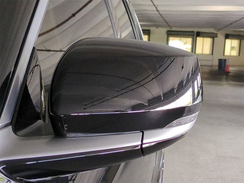 New 2025 Jeep Grand Cherokee Summit image 12