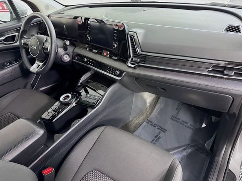Used 2024 Kia Sportage LX image 30