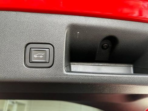 Used 2025 Chevrolet Equinox EV RS FWD image 15