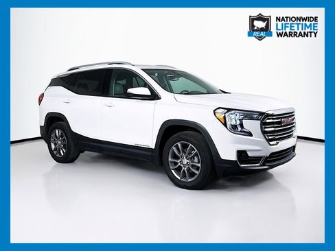Used 2024 GMC Terrain SLT image 1