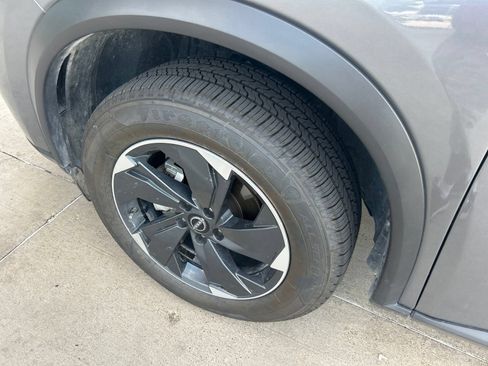 Used 2025 Nissan Rogue SV AWD/4WD image 22