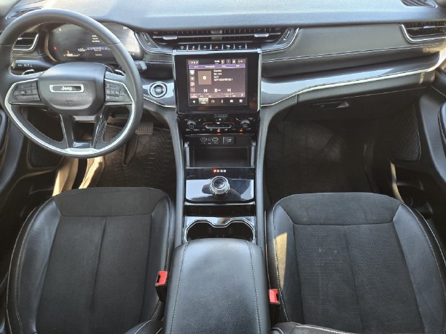 Used 2023 Jeep Grand Cherokee Altitude AWD/4WD image 24