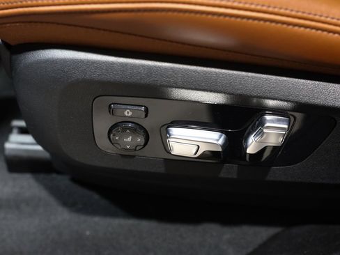 Used 2023 BMW X6 M50i w/ Executive Package image 15