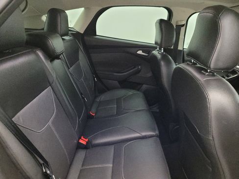Used 2018 Ford Focus Titanium FWD image 19