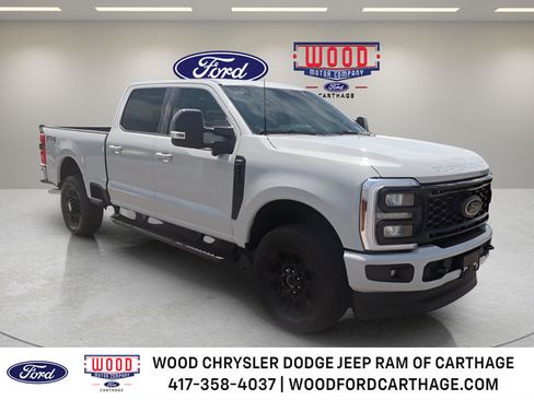 New 2026 Ford F250 Lariat w/ Black Appearance Package AWD/4WD image 1