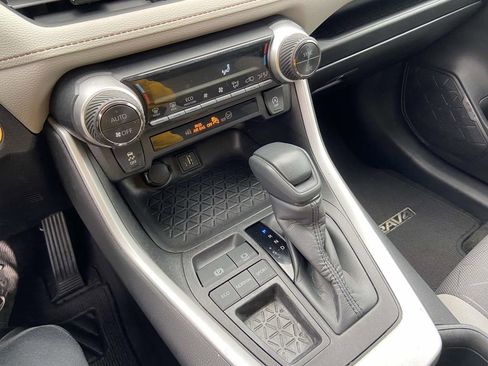 Used 2023 Toyota RAV4 XLE image 23