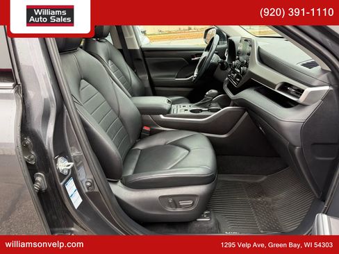Used 2020 Toyota Highlander XLE image 18