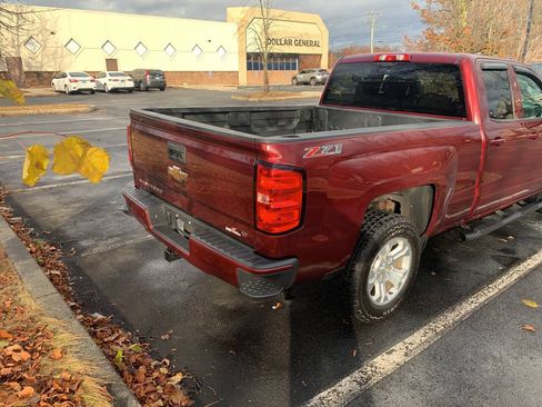 Used 2017 Chevrolet Silverado 1500 LT w/ All Star Edition AWD/4WD image 4
