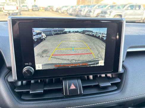 Used 2025 Toyota RAV4 LE AWD/4WD image 22
