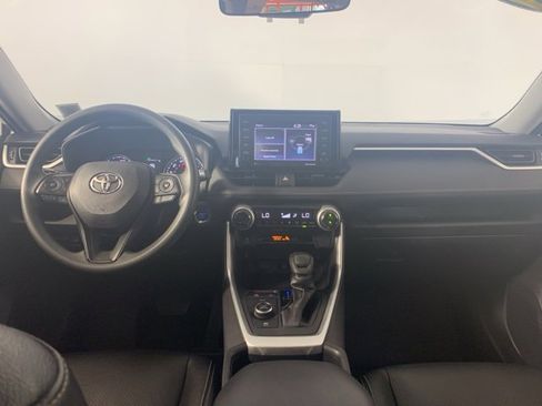 Used 2022 Toyota RAV4 XLE image 11