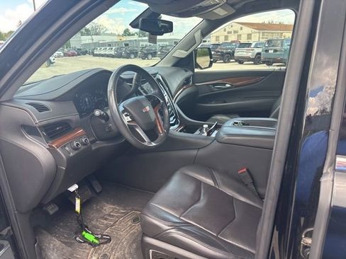 Used 2020 Cadillac Escalade ESV 4WD image 15