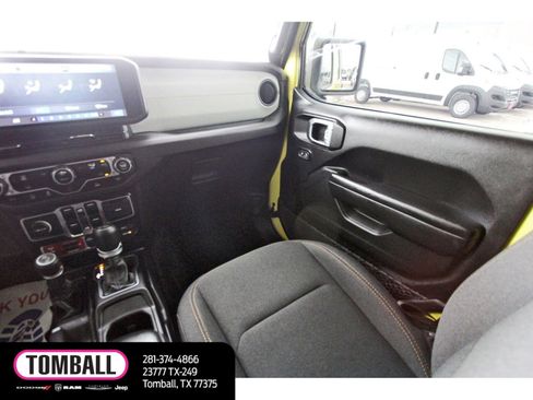 Used 2024 Jeep Wrangler Unlimited Sport AWD/4WD image 11