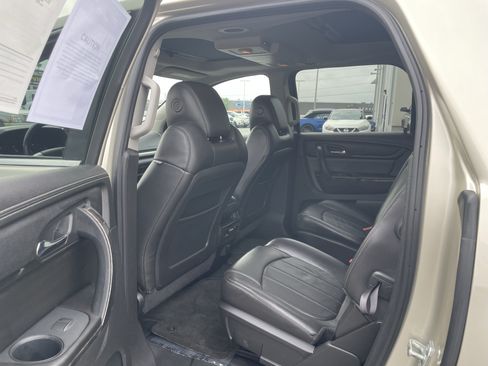 Used 2015 GMC Acadia SLT w/ Technology Package AWD/4WD image 27