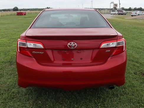 Used 2014 Toyota Camry SE FWD image 8