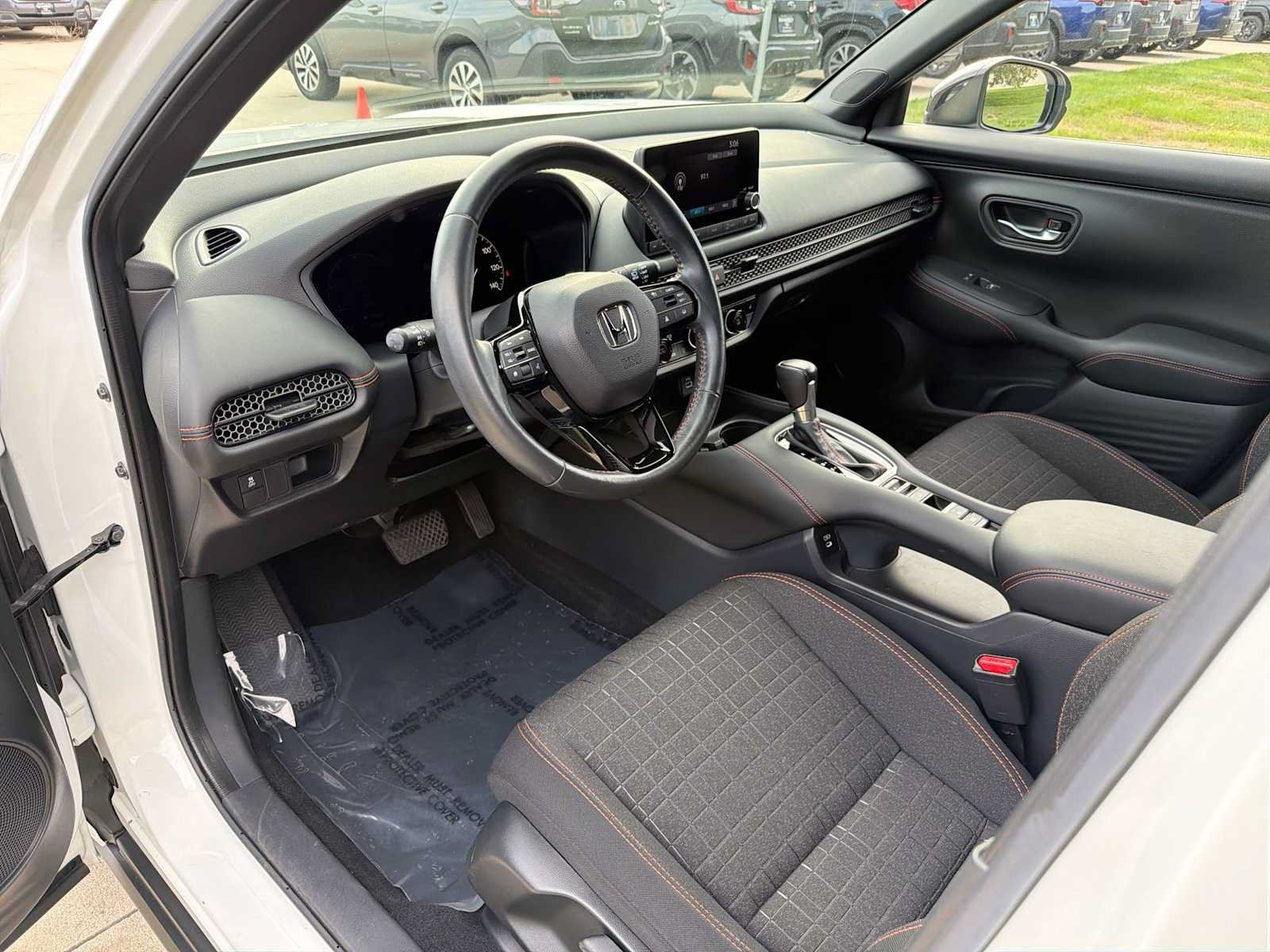 Used 2024 Honda HR-V Sport image 2