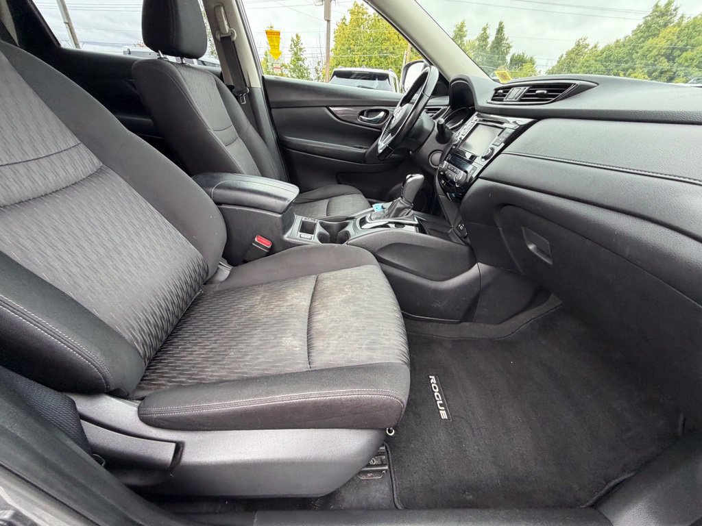 Used 2020 Nissan Rogue SV AWD/4WD image 36