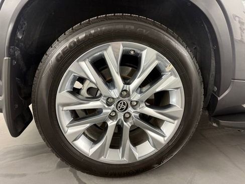 Used 2021 Toyota Highlander Limited image 10