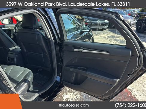 Used 2017 Ford Fusion Titanium image 22