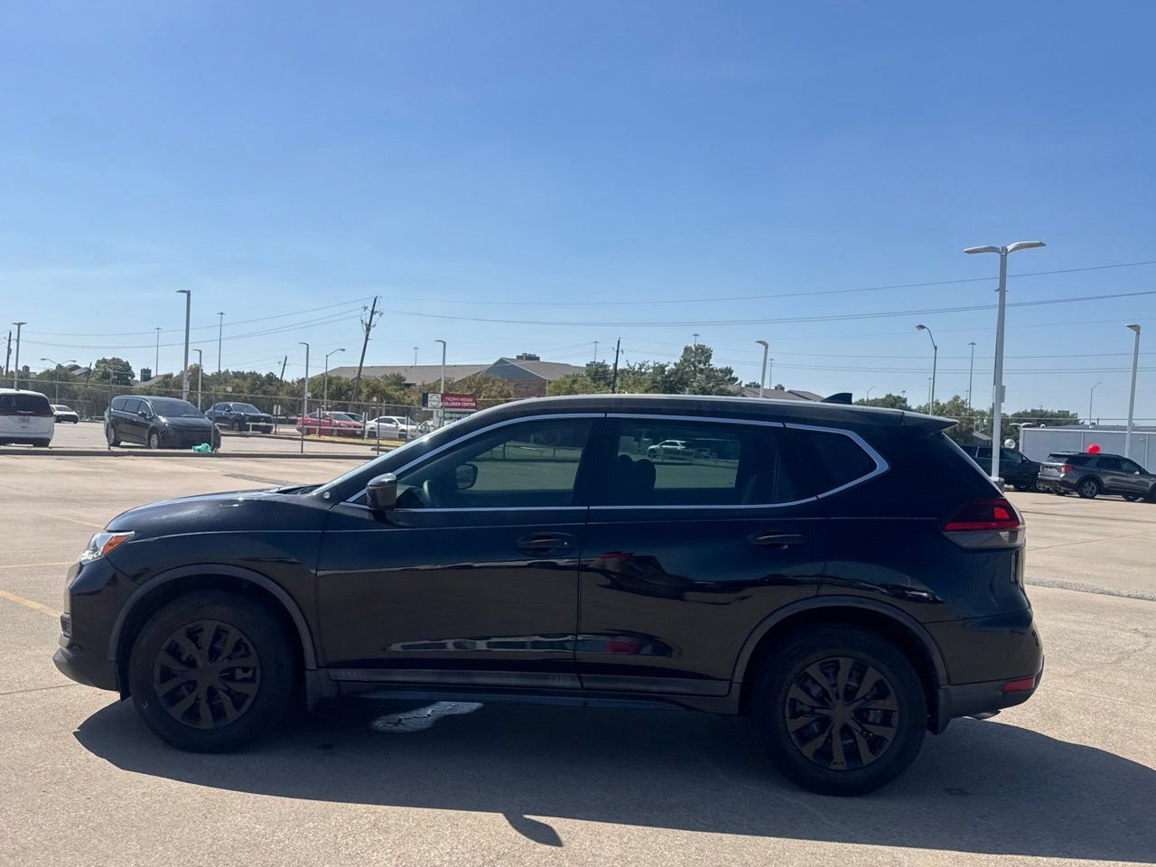 Used 2019 Nissan Rogue S FWD image 15