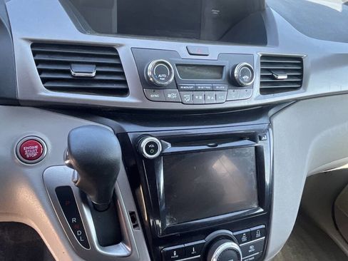 Used 2017 Honda Odyssey SE image 16