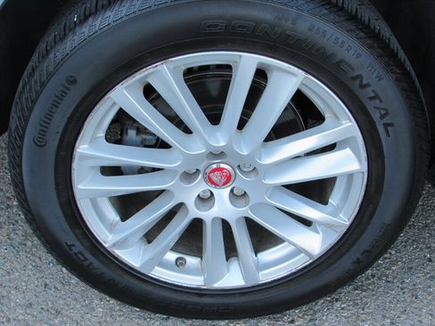 Used 2017 Jaguar F-PACE Prestige AWD/4WD image 35