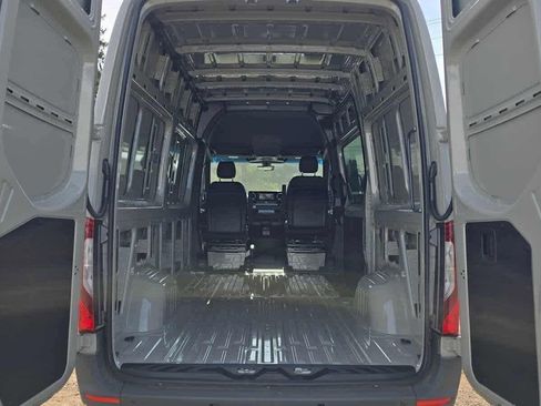 Used 2026 Mercedes-Benz Sprinter 2500 image 21