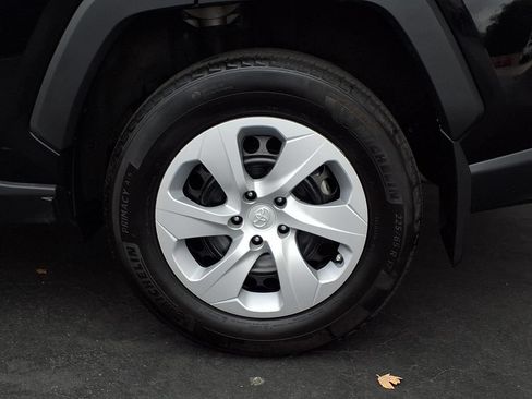 Certified 2023 Toyota RAV4 LE FWD image 4
