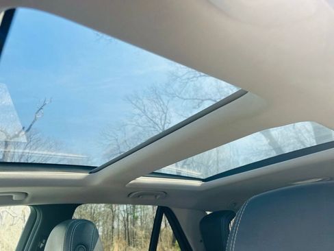 Used 2014 Mercedes-Benz ML 550 4MATIC image 21