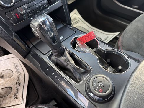 Used 2018 Ford Explorer XLT w/ Equipment Group 202A image 26