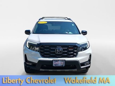 Used 2024 Honda Passport TrailSport image 2