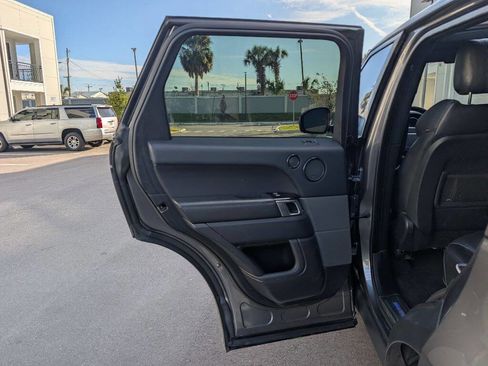 Used 2016 Land Rover Range Rover Sport HSE image 19