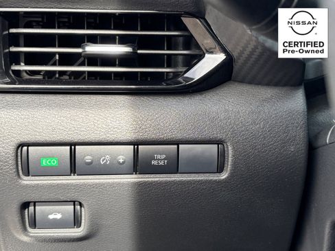 Certified 2025 Nissan Sentra SV image 28