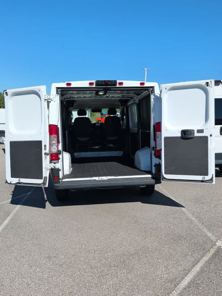 Used 2025 RAM ProMaster 2500 w/ Convenience Group FWD image 19