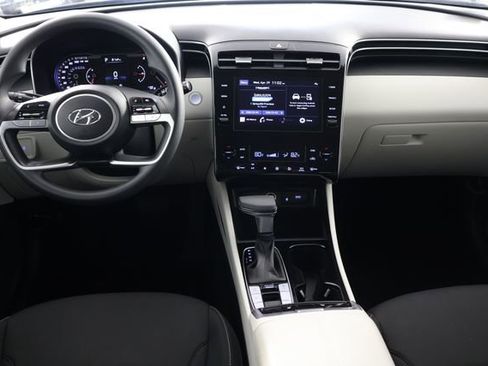 Certified 2024 Hyundai Tucson SEL AWD/4WD image 2