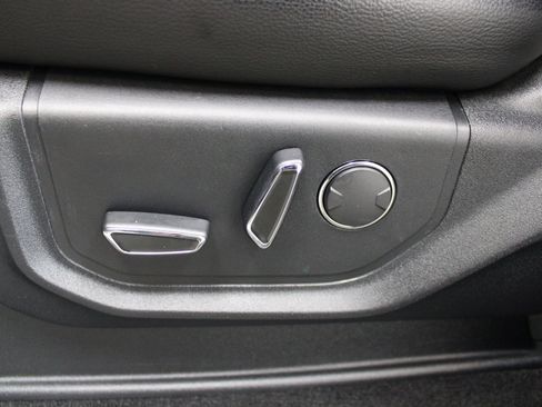 Used 2018 Ford F150 Lariat w/ Equipment Group 502A Luxury image 15