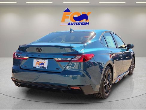 Used 2026 Toyota Camry SE w/ Convenience Package image 4